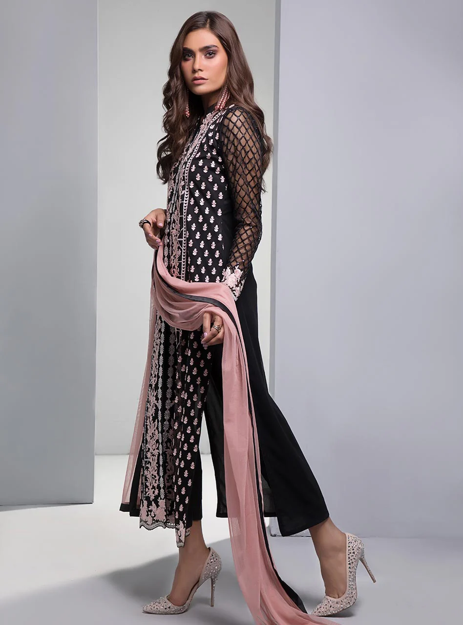 Black Tea Rose - Image 3