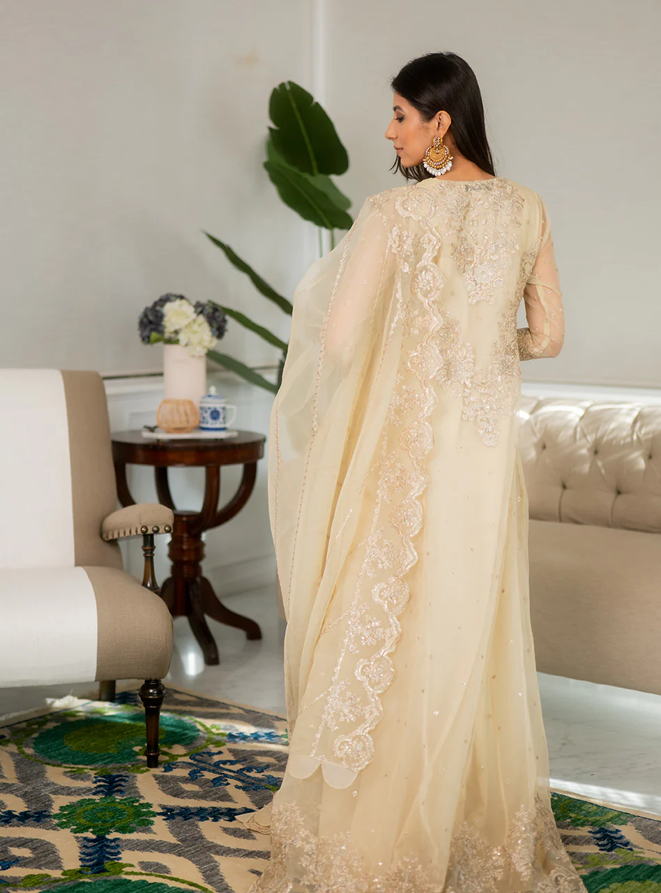Ivana - Image 10