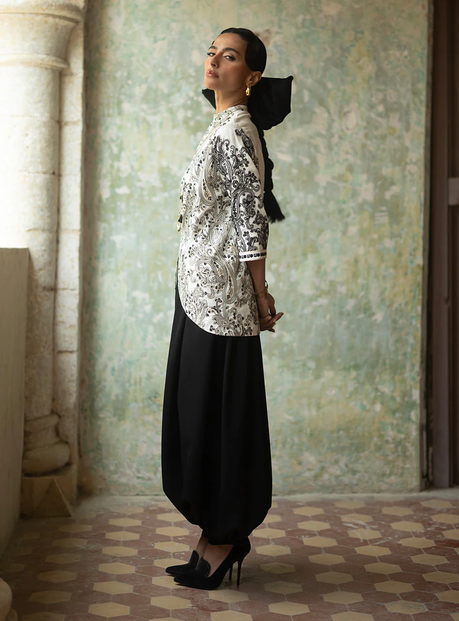 Ivory Crest - Image 4