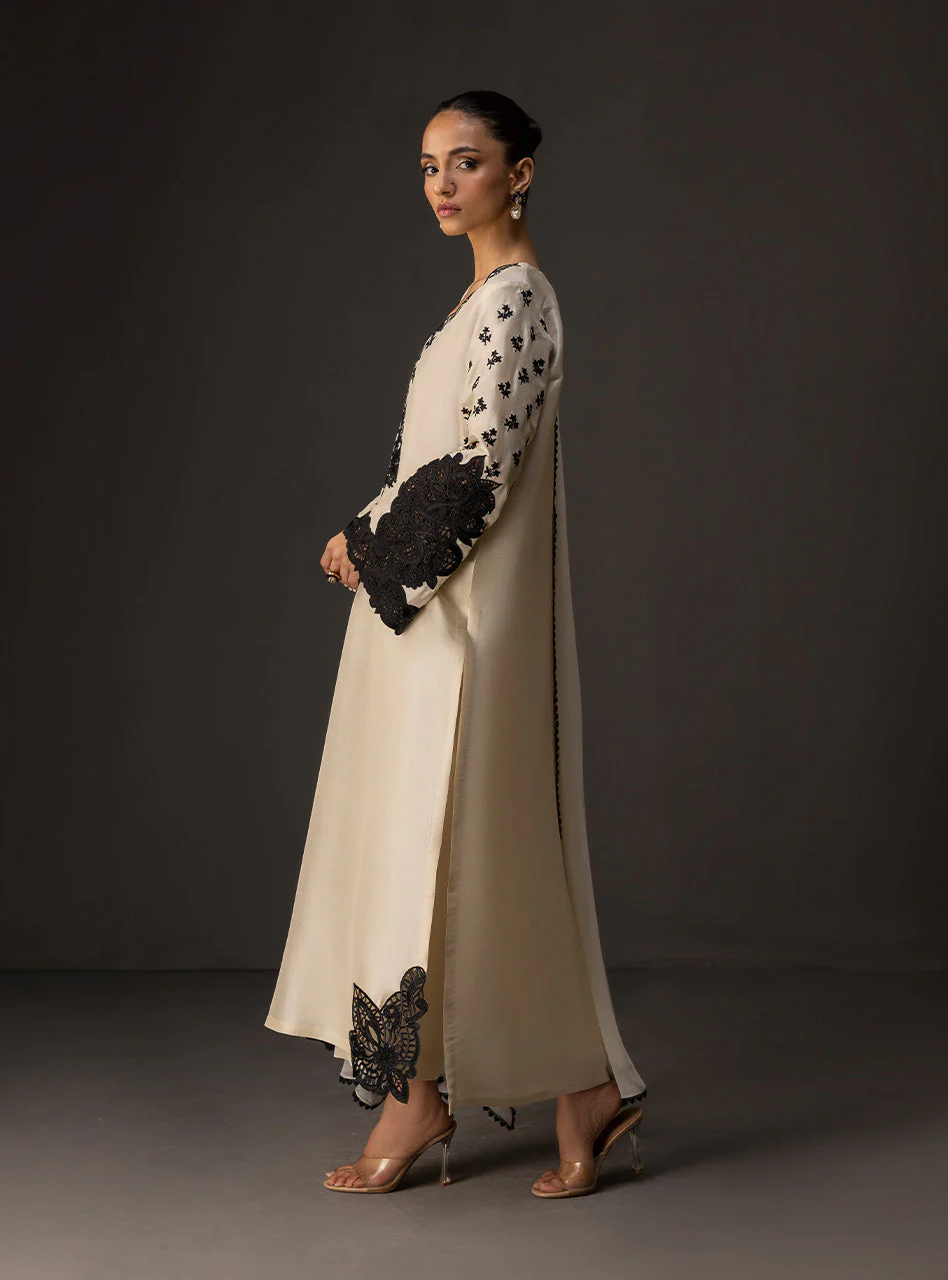 Ivory Noir - Image 3
