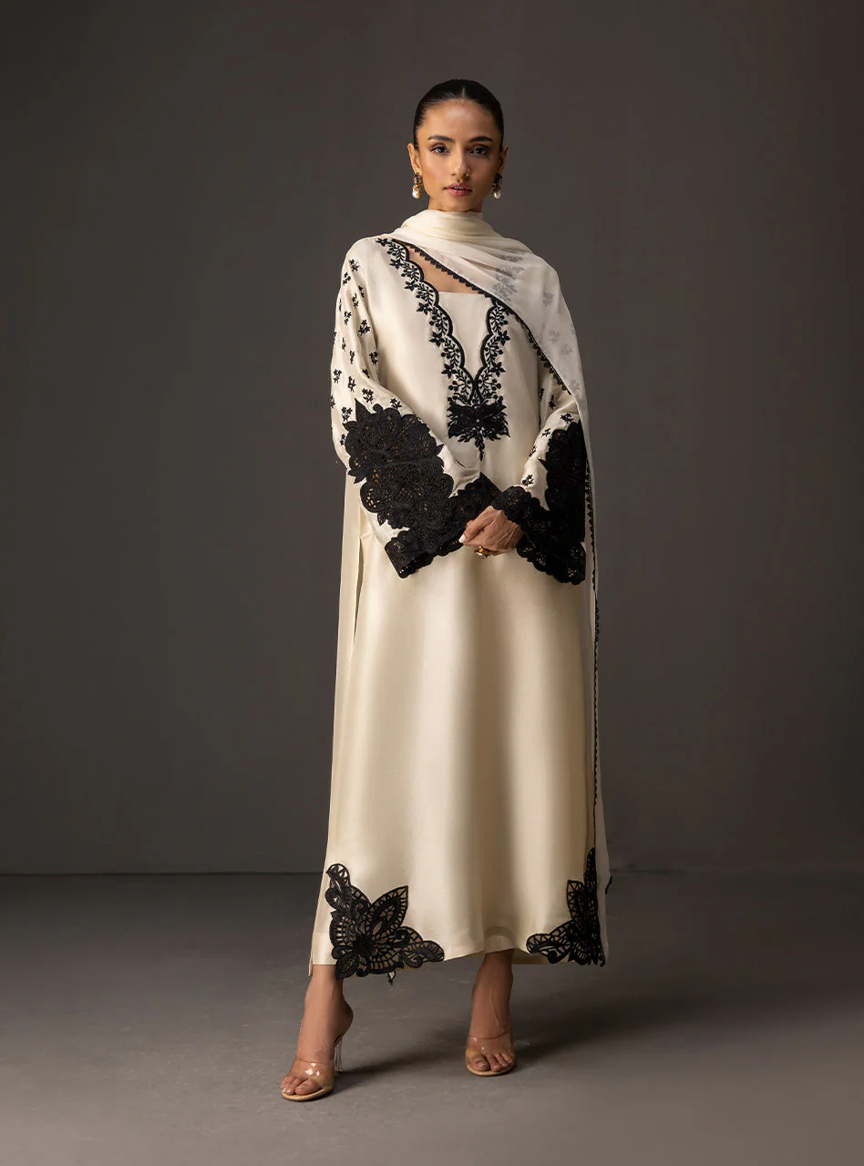 Ivory Noir - Image 5