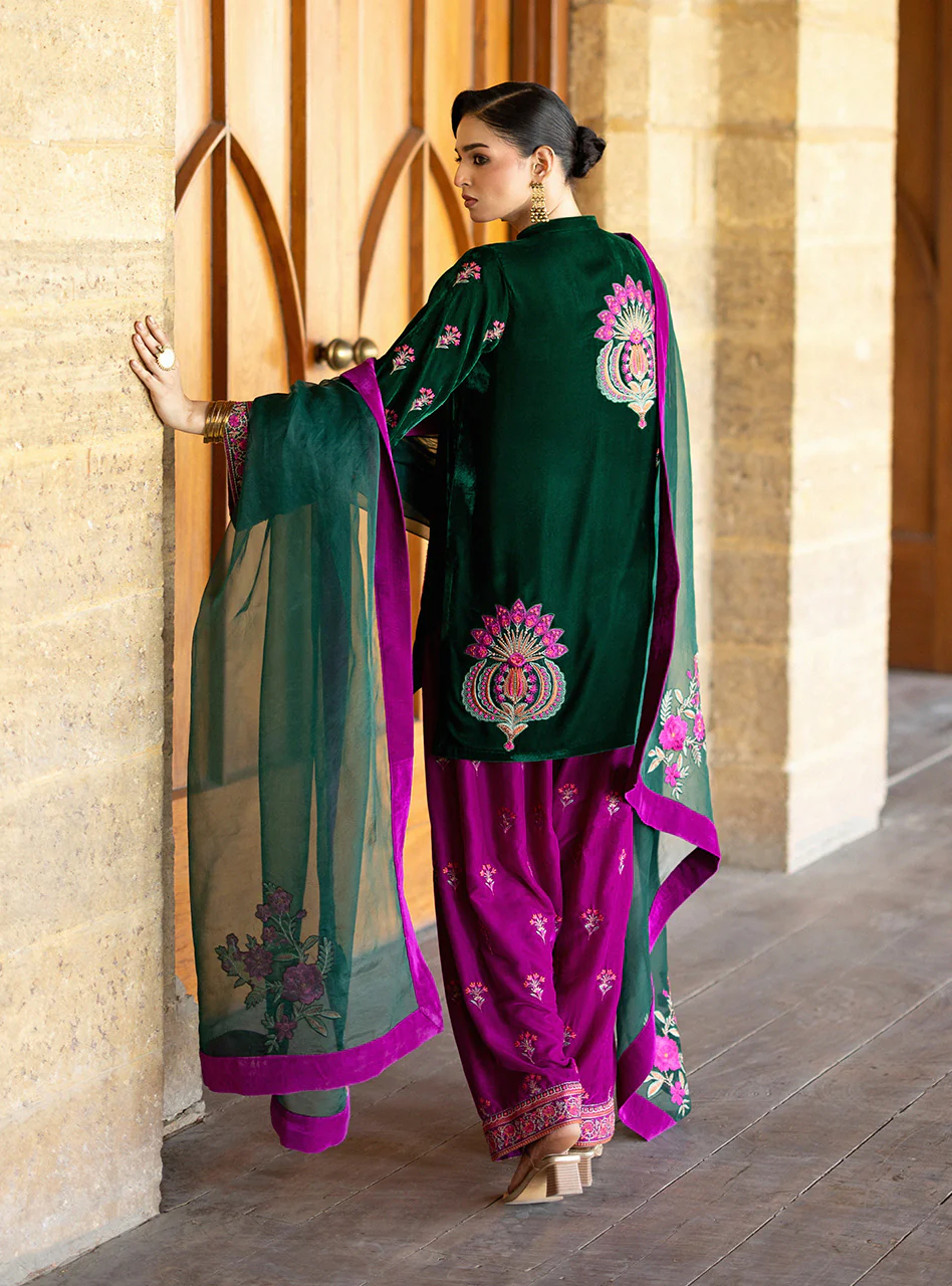 Niya Farshi - Image 2