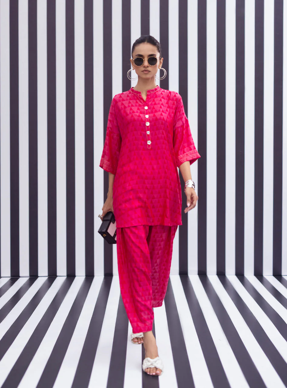 Retro Pink - Image 6